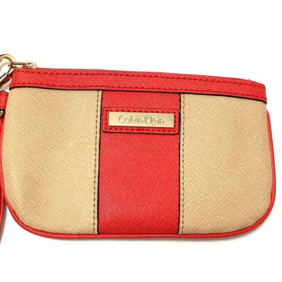 NWOT Calvin Klein Leather Wallet Wristlet/ Cosmetic Pouch Aprox 6x4 - Picture 2 of 8